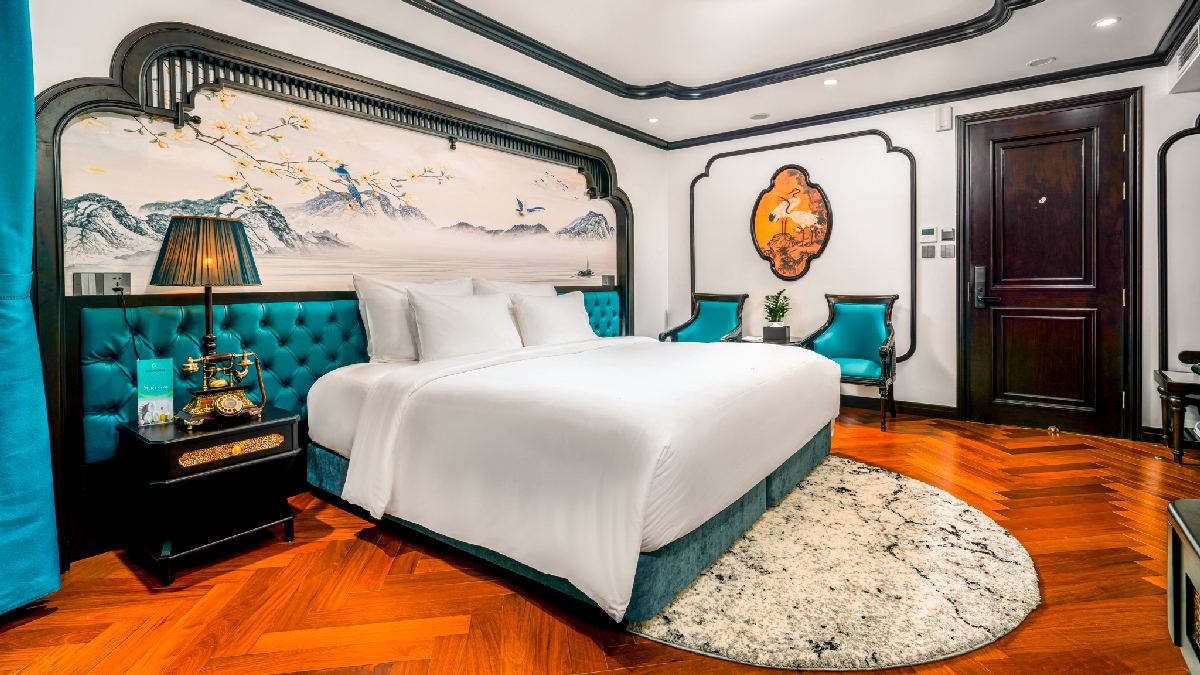 Premier Suite (1st Deck) – Catherine Cruise