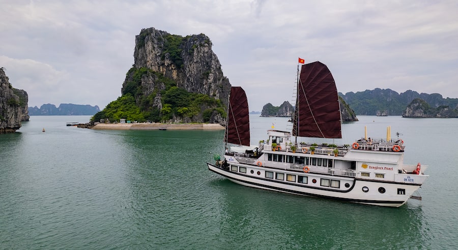 Dragon Pearl Junk – Bai Tu Long Bay – Vietnam City Breaks
