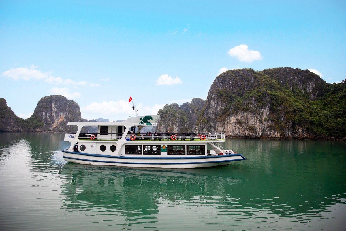 La Muse Day Cruise Halong Bay – Halong Bay - Bai Tu Long Bay – Vietnam City Breaks